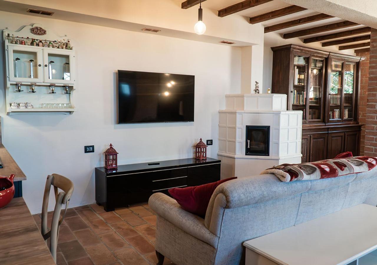 Апартаменты Casale Gambini Quattro Castella Экстерьер фото